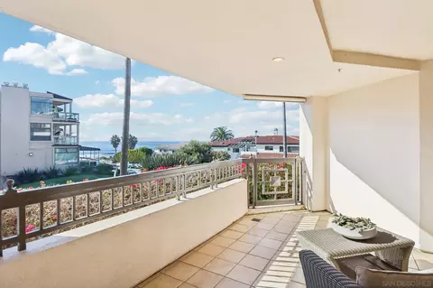 Exterior - 464 Prospect St #101, La Jolla, CA 92037 photo 4 of 11
