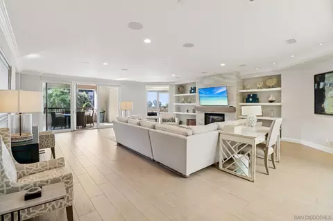 Living - 464 Prospect St #101, La Jolla, CA 92037 photo 2 of 4