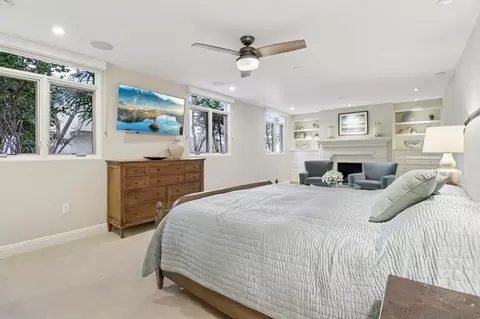 Bedroom - 464 Prospect St #101, La Jolla, CA 92037 photo 2 of 6