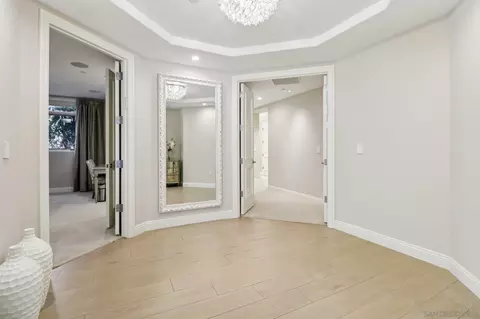 Entry Way - 464 Prospect St #101, La Jolla, CA 92037 photo 3 of 3