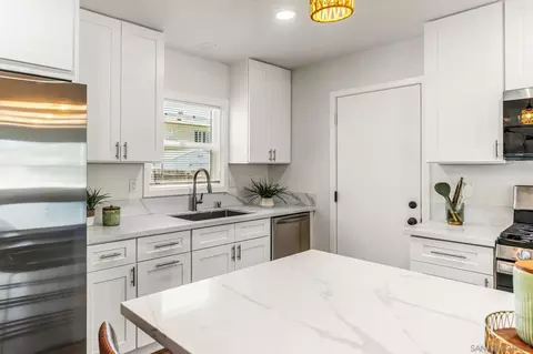1334 E Division St, National City, CA 91950