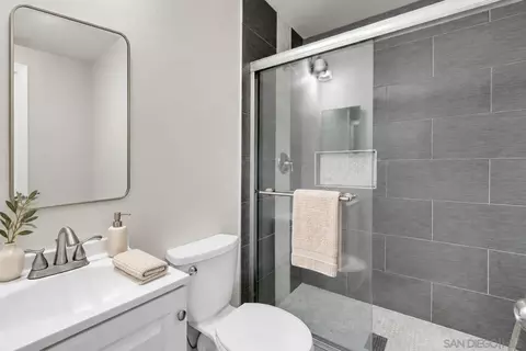 Bath - 4262 Parks #207, La Mesa, CA 91941 photo 2 of 3