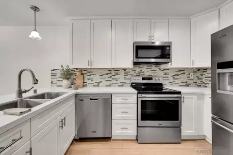 Kitchen - 4262 Parks #207, La Mesa, CA 91941 photo 2 of 7