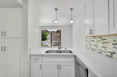 Kitchen - 4262 Parks #207, La Mesa, CA 91941 photo 6 of 7