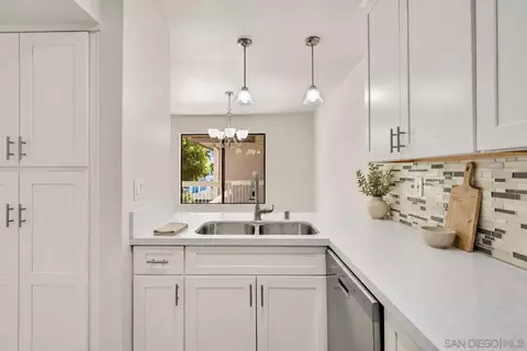 Kitchen - 4262 Parks #207, La Mesa, CA 91941 photo 5 of 7