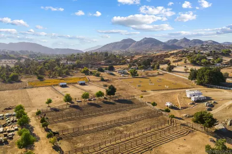 38955 E Benton Rd #3 PM 181/088, Temecula, CA 92592 photo 3