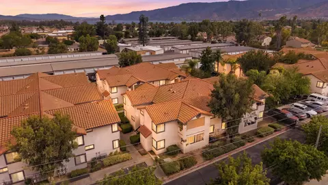 16377 Lakeshore Dr #2F, Lake Elsinore, CA 92530