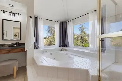 Bath - 15311 Crestview, Poway, CA 92064 photo 3 of 5