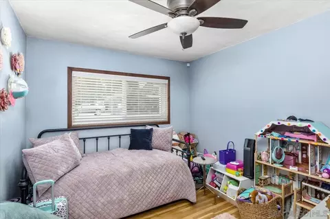 Bedroom - 3620 Foxley Dr, Escondido, CA 92027 photo 2 of 4