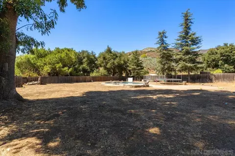 Exterior - 3620 Foxley Dr, Escondido, CA 92027 photo 5 of 7