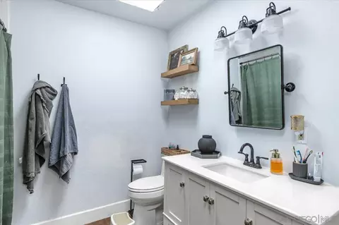 Bath - 3620 Foxley Dr, Escondido, CA 92027 photo 2 of 3