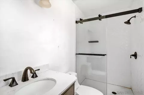 Bath - 3620 Foxley Dr, Escondido, CA 92027 photo 3 of 3