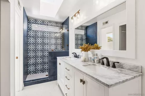 Bath - 1851 Via Primero, Oceanside, CA 92056 photo 2 of 5