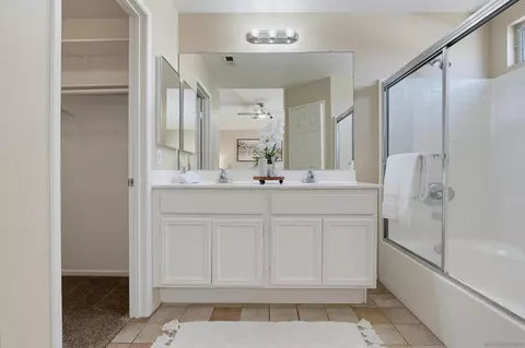 Bath - 4724 Ventana Way, Oceanside, CA 92057 photo 2 of 4