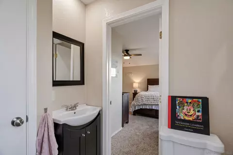 Bath - 29760 Eagle Point Dr, Canyon Lake, CA 92587 photo 3 of 3