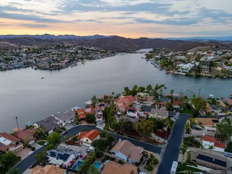 View/Area - 29760 Eagle Point Dr, Canyon Lake, CA 92587 photo 5 of 11