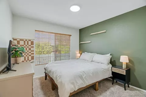 Bedroom - 29760 Eagle Point Dr, Canyon Lake, CA 92587 photo 1 of 7