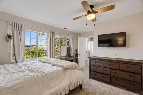 Bedroom - 29760 Eagle Point Dr, Canyon Lake, CA 92587 photo 6 of 7