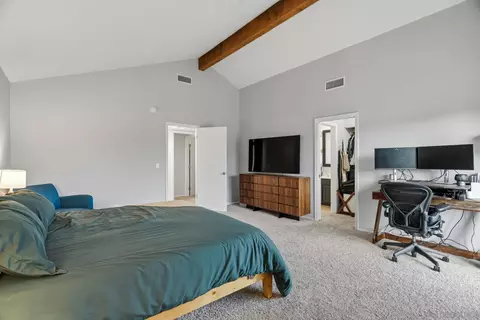 Bedroom - 29760 Eagle Point Dr, Canyon Lake, CA 92587 photo 3 of 7
