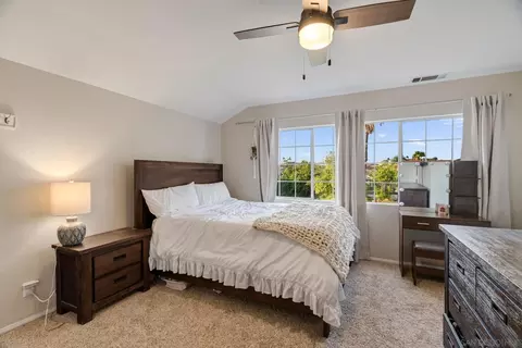 Bedroom - 29760 Eagle Point Dr, Canyon Lake, CA 92587 photo 5 of 7
