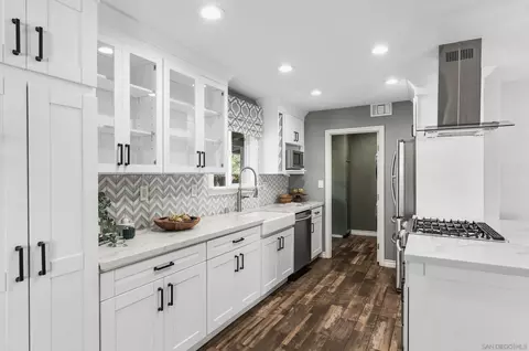 Kitchen - 14161 Halper, Poway, CA 92064 photo 3 of 4