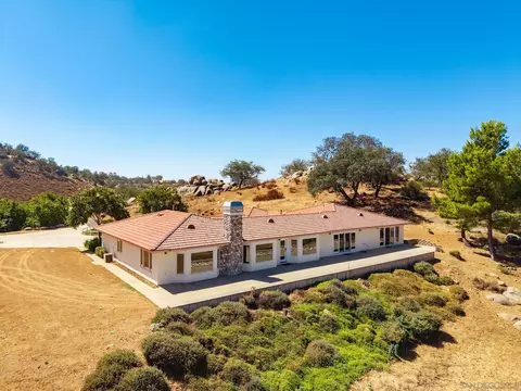 Exterior - 25090 Oakana, Ramona, CA 92065 photo 2 of 9