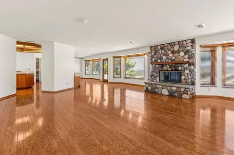 Living - 25090 Oakana, Ramona, CA 92065 photo 3 of 8
