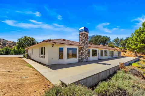 Exterior - 25090 Oakana, Ramona, CA 92065 photo 5 of 9