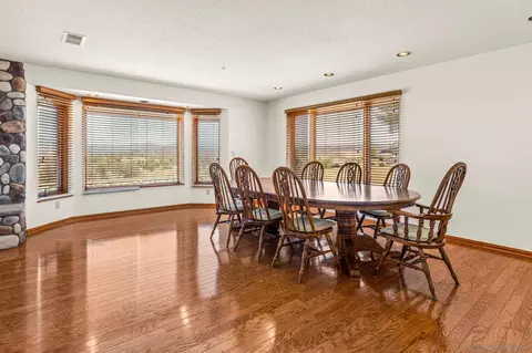 Dining - 25090 Oakana, Ramona, CA 92065 photo 1 of 2