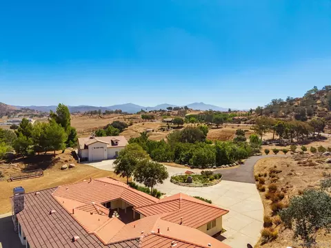 View/Area - 25090 Oakana, Ramona, CA 92065 photo 4 of 6