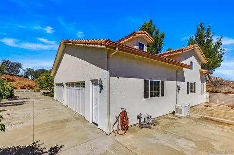 Exterior - 25090 Oakana, Ramona, CA 92065 photo 8 of 9