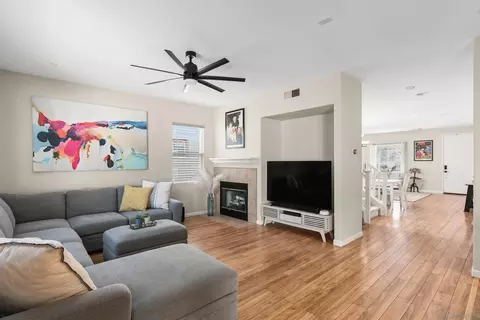 Living - 332 Monte Vis, Oceanside, CA 92057 photo 2 of 3