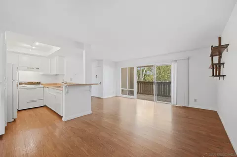 Living - 155 W Glaucus #C, Encinitas, CA 92024 photo 2 of 3