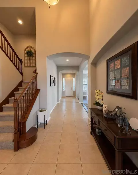 Entry Way - 2327 Clearcrest Ln, Fallbrook, CA 92028 photo 3 of 6