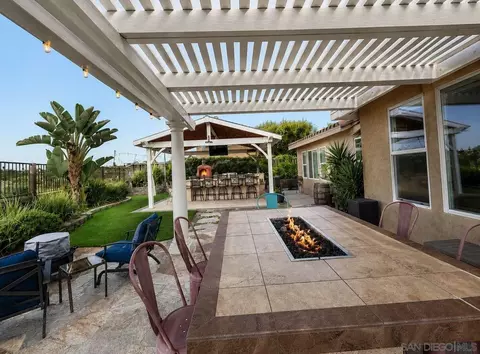 Exterior - 2327 Clearcrest Ln, Fallbrook, CA 92028 photo 5 of 7