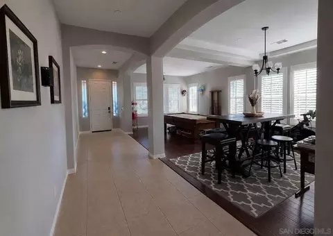 Entry Way - 2327 Clearcrest Ln, Fallbrook, CA 92028 photo 2 of 6