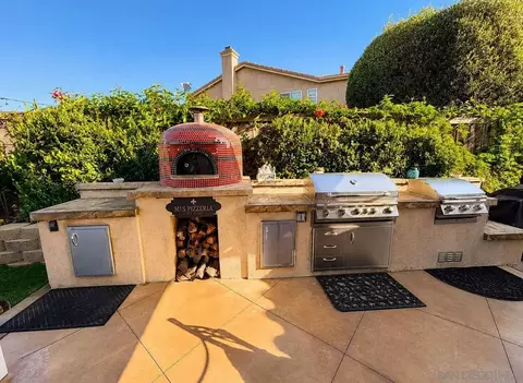 Kitchen - 2327 Clearcrest Ln, Fallbrook, CA 92028 photo 1 of 2