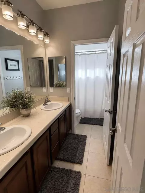 Bath - 2327 Clearcrest Ln, Fallbrook, CA 92028 photo 2 of 2