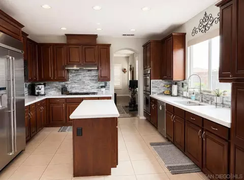 Kitchen - 2327 Clearcrest Ln, Fallbrook, CA 92028 photo 2 of 2