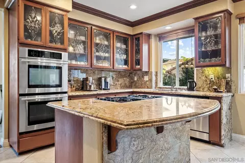 Kitchen - 2062 Pleasant Waters Ct, Spring Valley, CA 91977 photo 2 of 2
