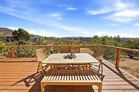 Exterior - 2073 Willow Gln, Fallbrook, CA 92028 photo 8 of 9