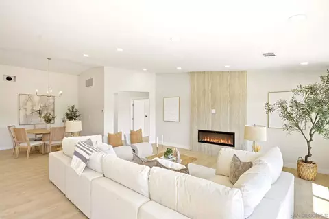 Living - 2073 Willow Gln, Fallbrook, CA 92028 photo 3 of 4