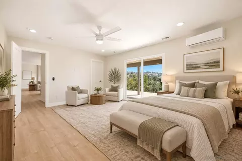 Bedroom - 2073 Willow Gln, Fallbrook, CA 92028 photo 4 of 11
