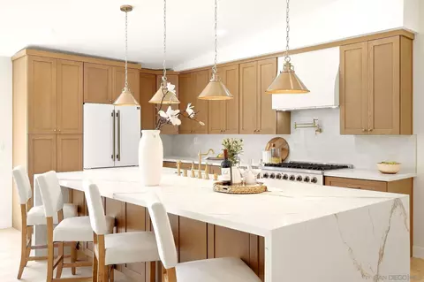 Kitchen - 2073 Willow Gln, Fallbrook, CA 92028 photo 4 of 7