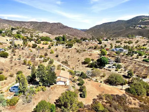 View/Area - 2073 Willow Gln, Fallbrook, CA 92028 photo 3 of 3