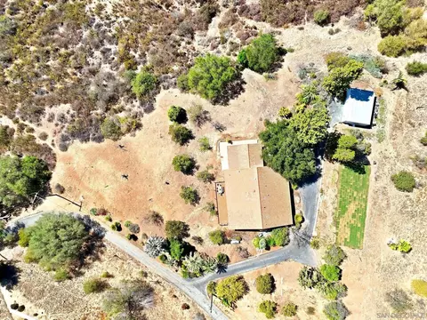 View/Area - 2073 Willow Gln, Fallbrook, CA 92028 photo 1 of 3
