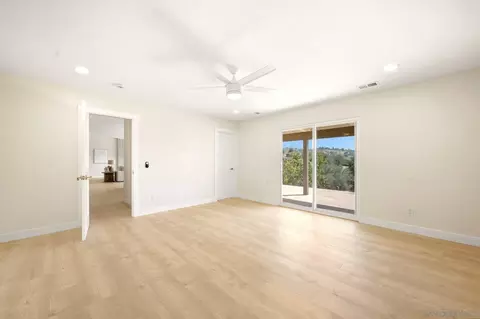 Bedroom - 2073 Willow Gln, Fallbrook, CA 92028 photo 5 of 11