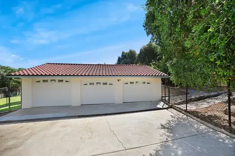 Exterior - 4488 La Canada, Fallbrook, CA 92028 photo 15 of 23