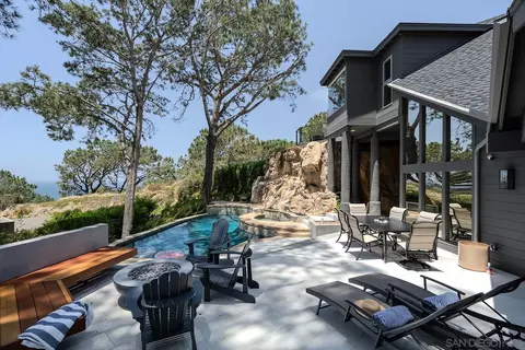 Exterior - 390 Hidden Pines Rd, Del Mar, CA 92014 photo 2 of 15