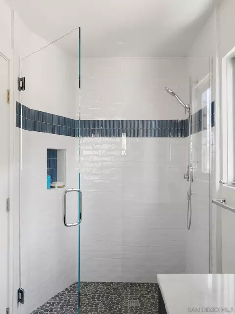 Bath - 390 Hidden Pines Rd, Del Mar, CA 92014 photo 4 of 6